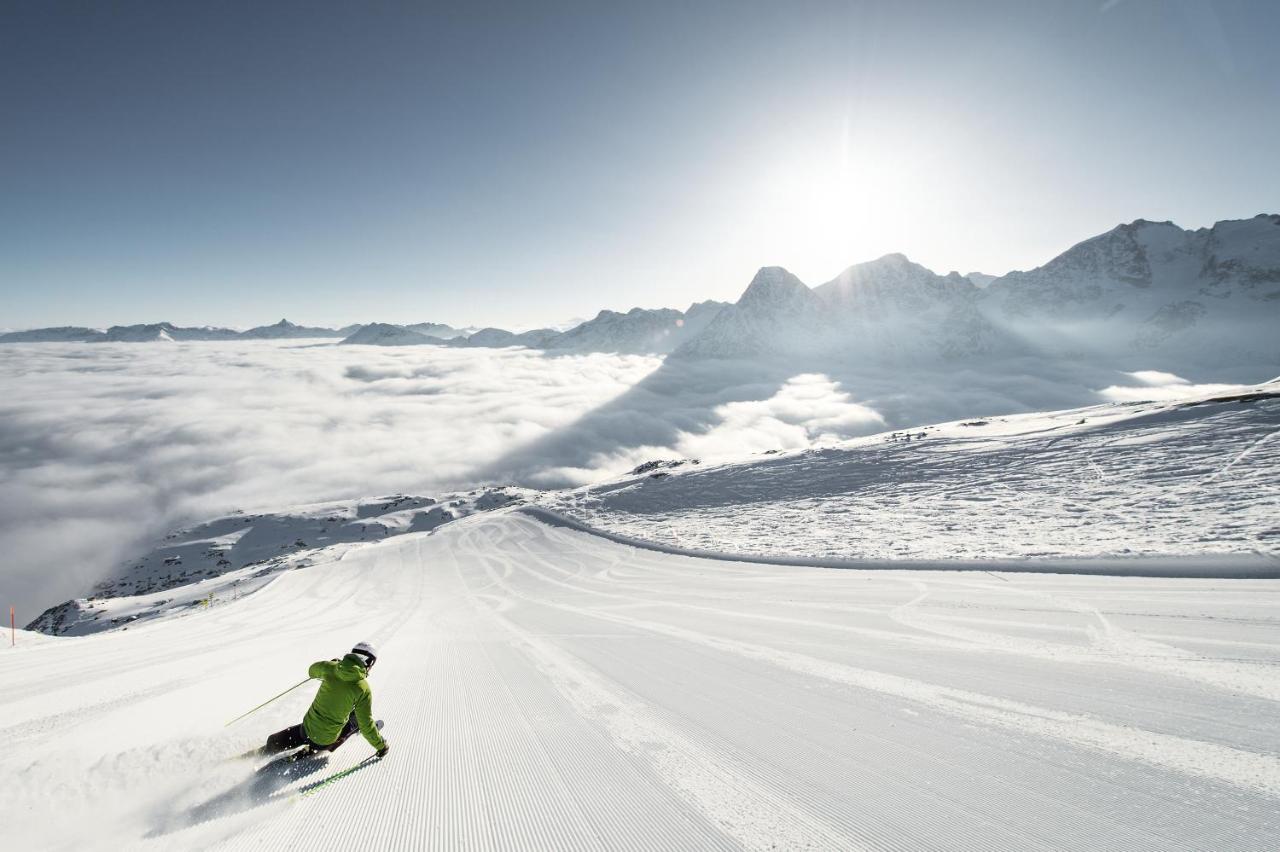 Carlton Hotel St Moritz - The Leading Hotels Of The World エクステリア 写真