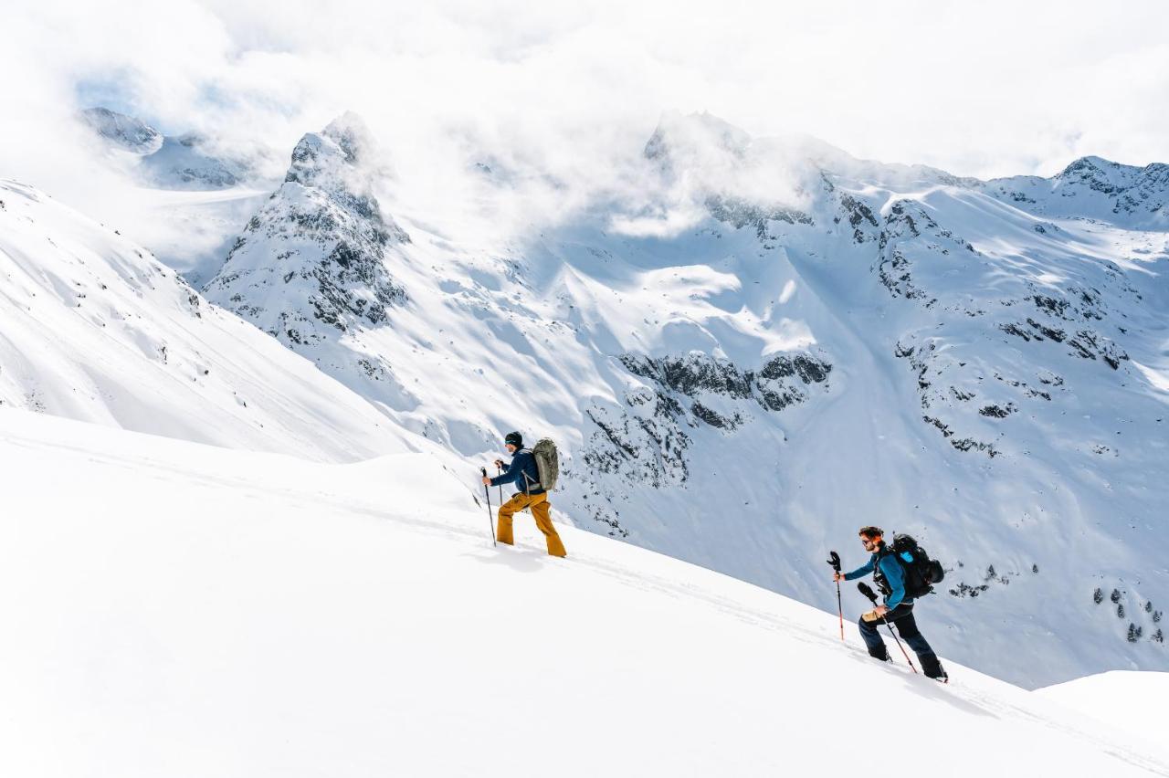 Carlton Hotel St Moritz - The Leading Hotels Of The World エクステリア 写真